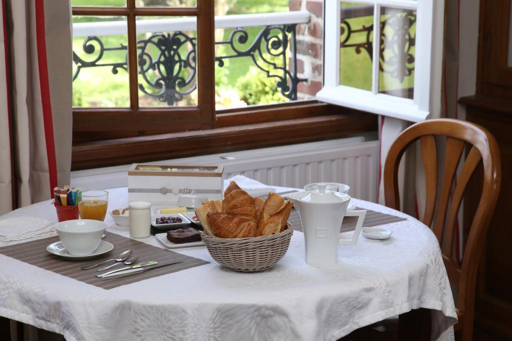 Saint-Martin-aux-Chartrains Manoir Le Mesnil Bed & Breakfast エクステリア 写真