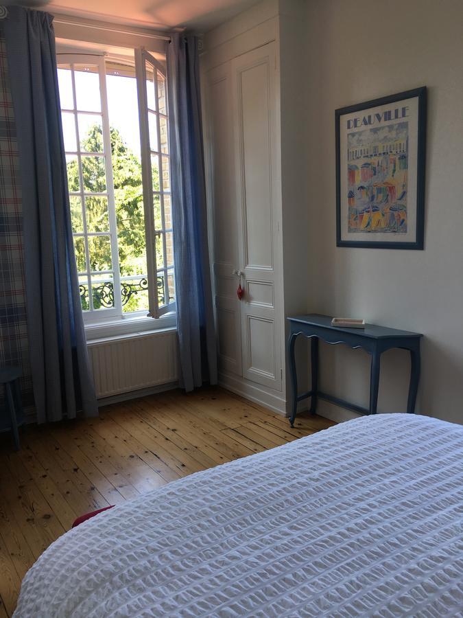 Saint-Martin-aux-Chartrains Manoir Le Mesnil Bed & Breakfast エクステリア 写真